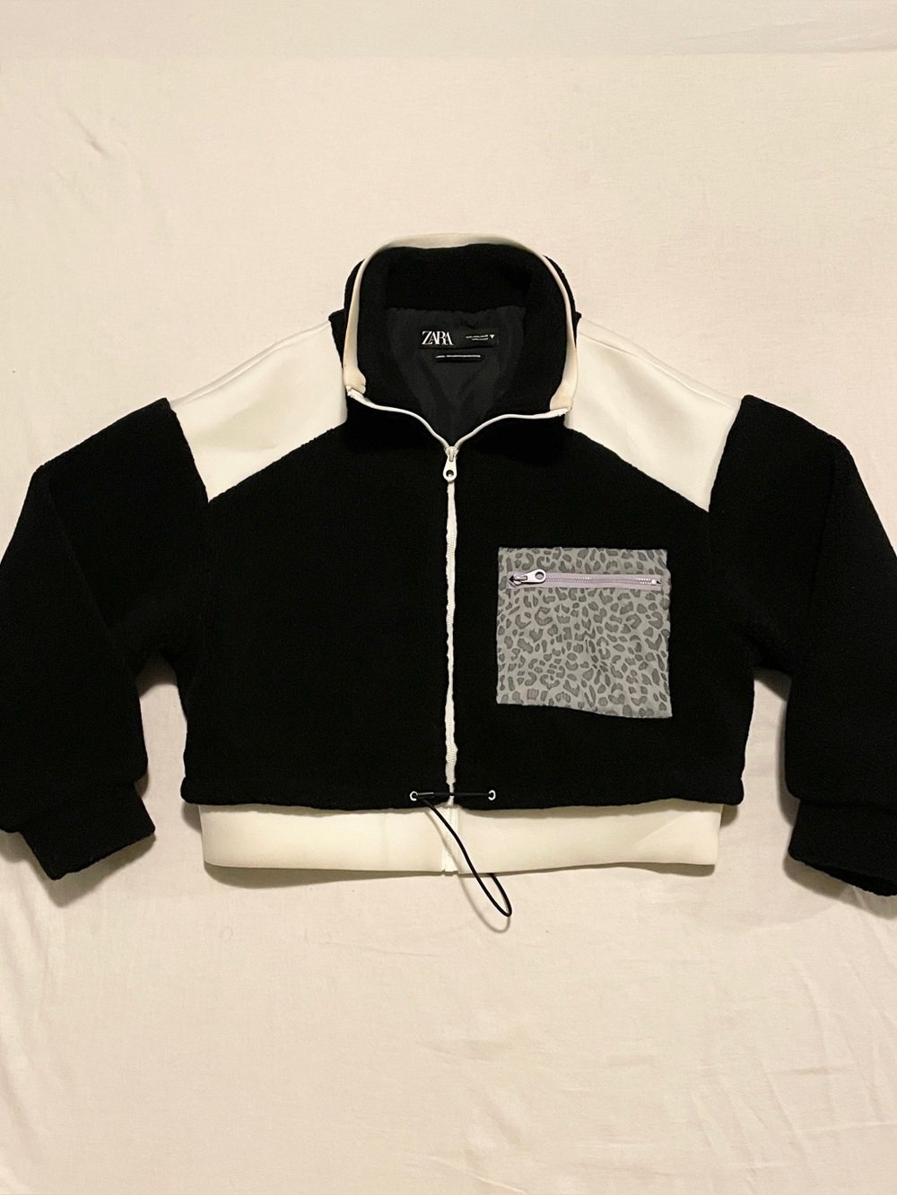 Zara Black & White Fleece Cropped Jacket Animal Print Pocket Size Large Flaws
